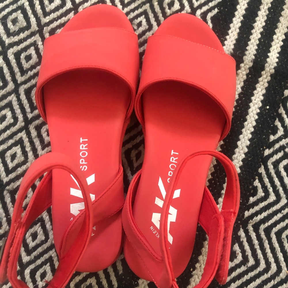New! Cute coral Anne Klein sport flatform sandals!